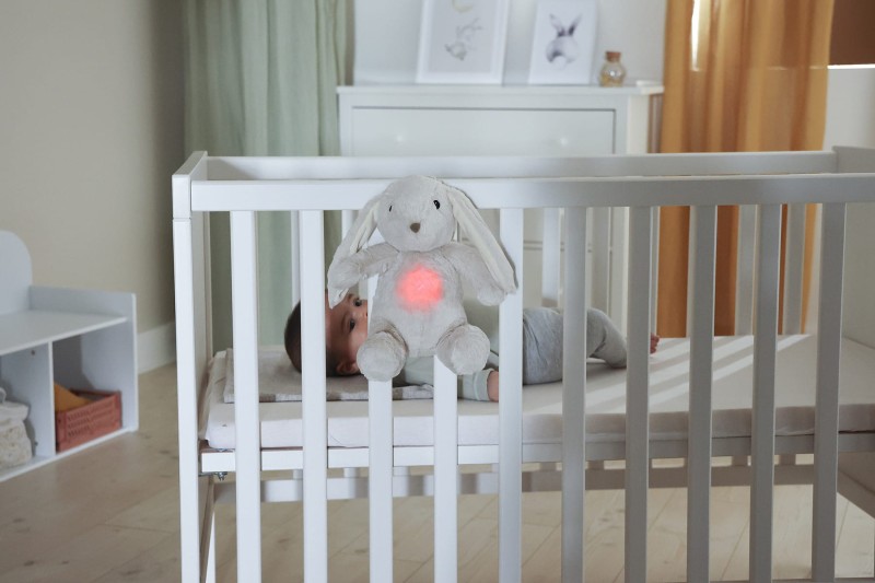 Szumiący Królik z czujnikiem ruchu i pozytywką Billy Bunny Cloud B