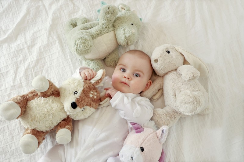 Szumiąca Sarenka z czujnikiem ruchu i pozytywką Finley Fawn Cloud B