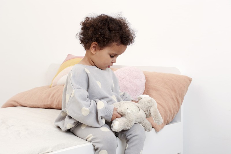 Lampka z projekcją świetlną i grzechotką Piesek Dream Buddies Patch the Puppy Cloud B