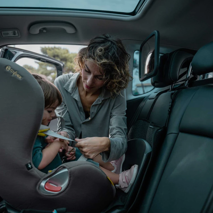 ezimoov-mirror-child-installation-parents-car-seat_2048x2048.jpg
