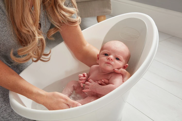 Mum Holding Newborn Baby - High Res.jpg