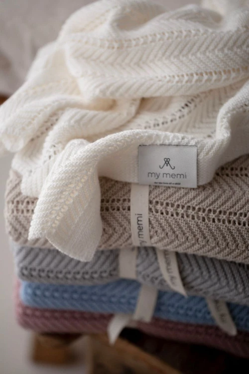 bamboo_blanket_80x100_light_grey_-_feather-7.jpg
