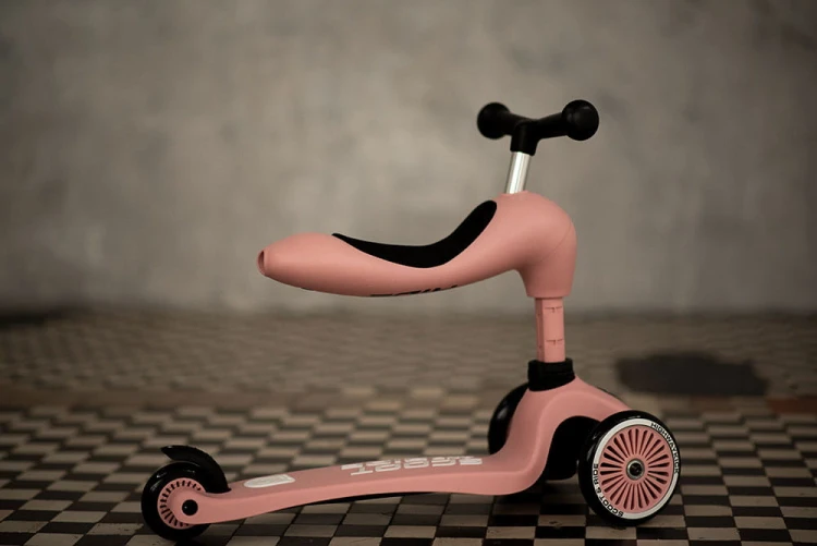 96270-4897033962704-SCOOTANDRIDE-Highwaykick-1-2w1-Jezdzik-i-hulajnoga-1-5-lat-Rose-lifestyle-(5).jpg