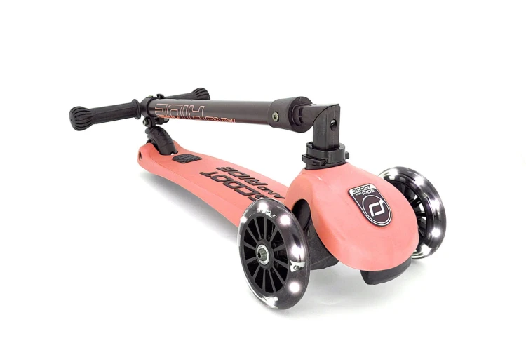 96357-4897033963572-SCOOTANDRIDE-Highwaykick-3-LED-Hulajnoga-skladana-ze-swiecacymi-kolkami-3-plus-Peach-(3).jpg
