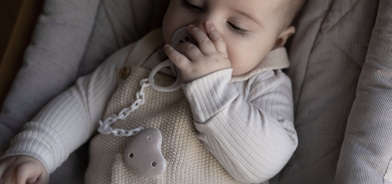 Łańcuszek do smoczka zawieszka Harmony Lovi