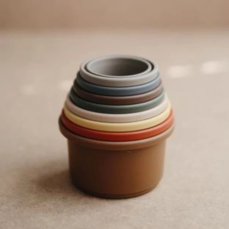 mushie-wieza-z-kubeczkow-stacking-tower-retro (4).jpg