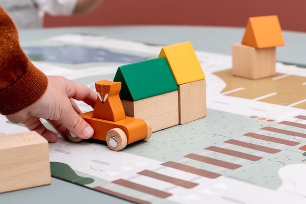 Puzzle Ruch Drogowy + 2 Samochody, Wesołe Zwierzaki i Klocki Drewniane Trixie Baby