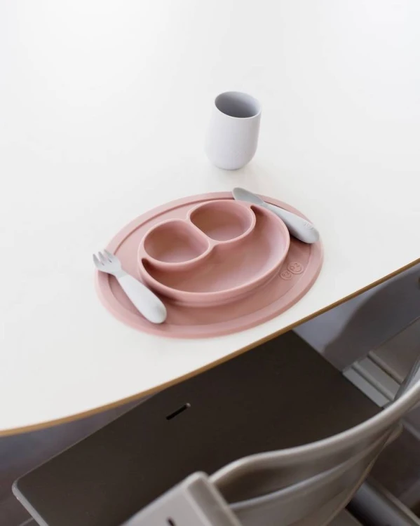 pol_pl_EZPZ-Komplet-silikonowych-sztuccow-Mini-Utensils-pastelowa-szarosc-6232_13.jpg