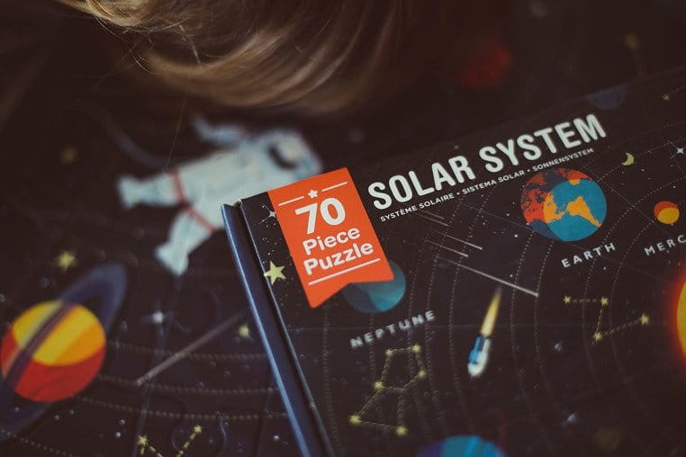 Puzzle Układ Słoneczny z elementami w kształcie planet 5+ Mudpuppy