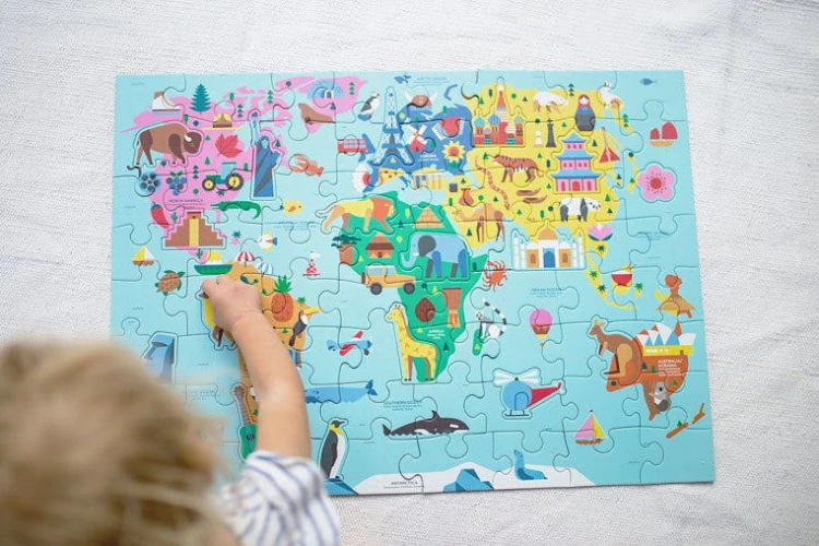 pol_pl_Mudpuppy-Puzzle-Mapa-Swiata-z-elementami-w-ksztalcie-budynkow-i-zwierzat-5-5820_14.jpg