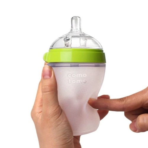 comotomo-antykolkowa-butelka-silikonowa-mom-s-breast-150-ml-green-newborn (1).jpg