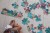 pol_pl_Swiecace-puzzle-z-mini-lampka-UV-Las-24-elementy-3-Janod-7623_11.jpg