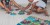 pol_pl_Swiecace-puzzle-z-mini-lampka-UV-Las-24-elementy-3-Janod-7623_14.jpg