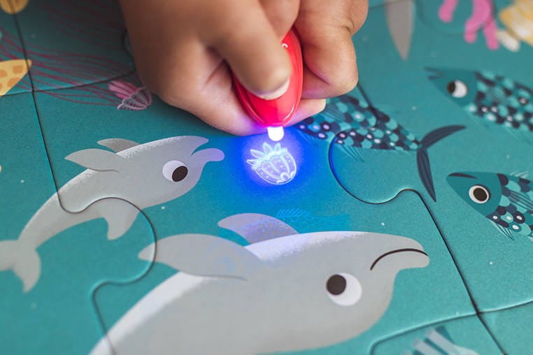 Świecące Puzzle z Mini-lampką UV Ocean 24 Elementy 3+ Janod