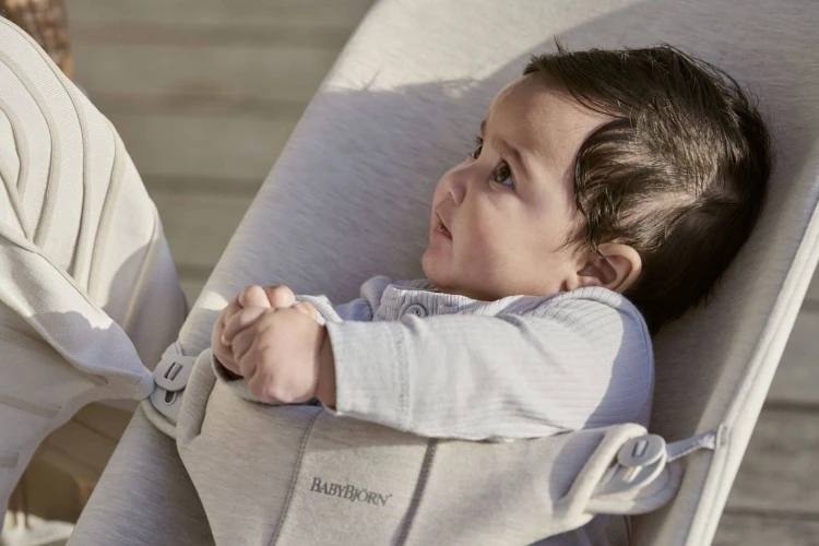 pol_pl_BABYBJORN-lezaczek-BLISS-3D-Jersey-Jasnobezowy-Zabawka-Googly-Eyes-Pastels-33019_4.jpg