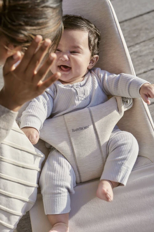 pol_pl_BABYBJORN-lezaczek-BLISS-3D-Jersey-Jasnobezowy-Zabawka-Googly-Eyes-Pastels-33019_5.jpg