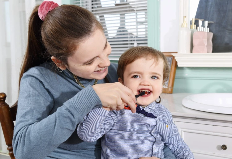 8115 Dori Ladybug Toddler's Training Toothbrush 1.jpg