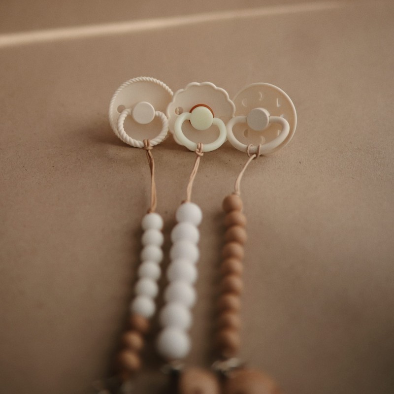 Smoczek uspokajający Rope Silikon Cream 6-18m FRIGG