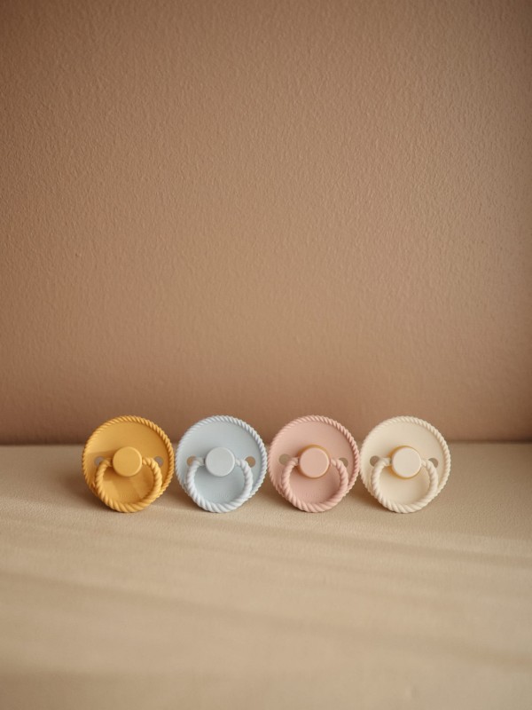 Smoczek uspokajający Rope Silikon Cream 6-18m FRIGG