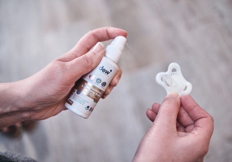 Woda oczyszczająca dla dzieci 65ml dew
