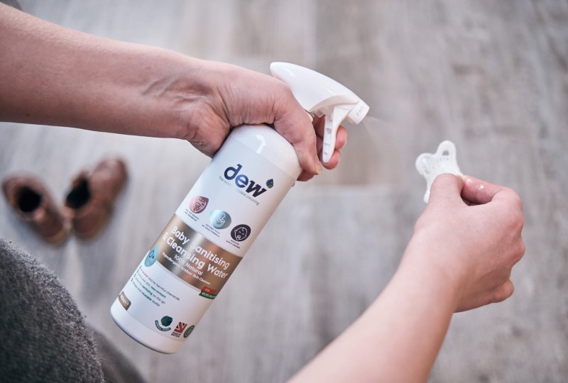 Woda oczyszczająca dla dzieci 2,5l dew 