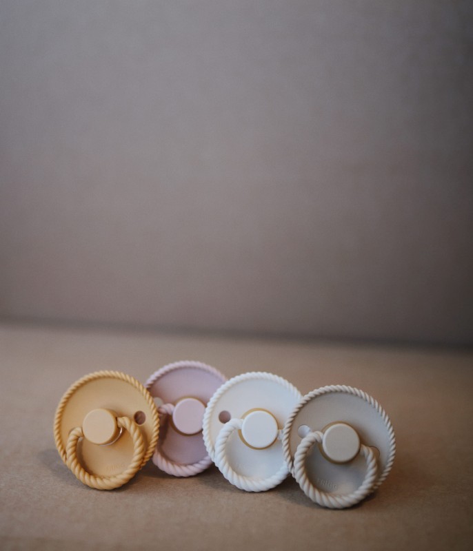 Smoczek uspokajający Rope Kauczuk Croissant 0-6m FRIGG