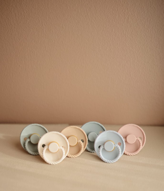 Smoczek uspokajający Rope Kauczuk Powder Blue 0-6m FRIGG