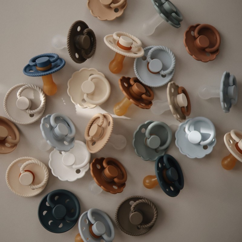 Smoczek uspokajający Rope Kauczuk Silver Gray 0-6m FRIGG