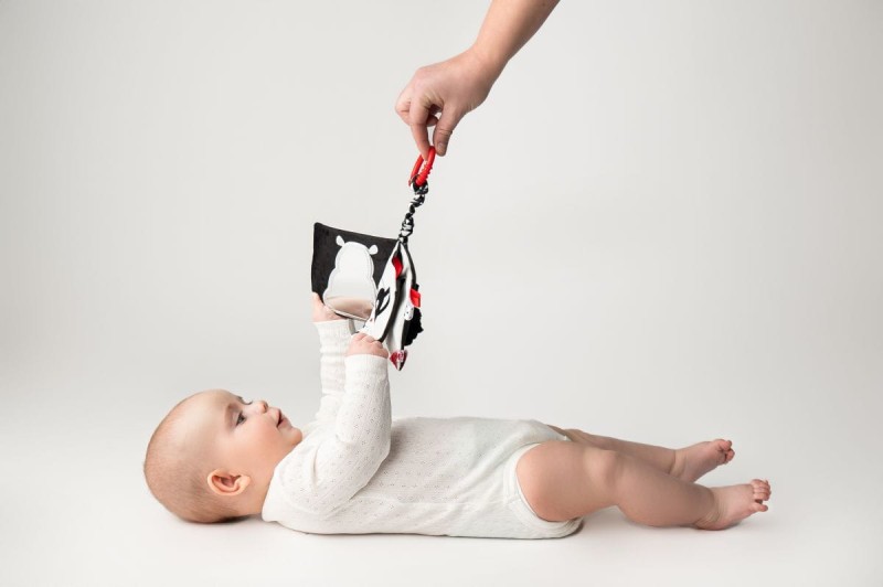 Książeczka Kto to? Co to? Mom's Care