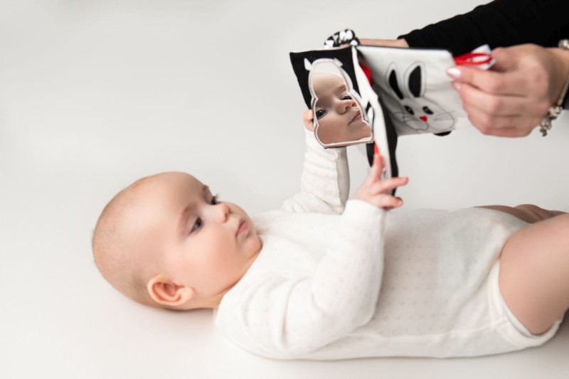 Książeczka Kto to? Co to? Mom's Care