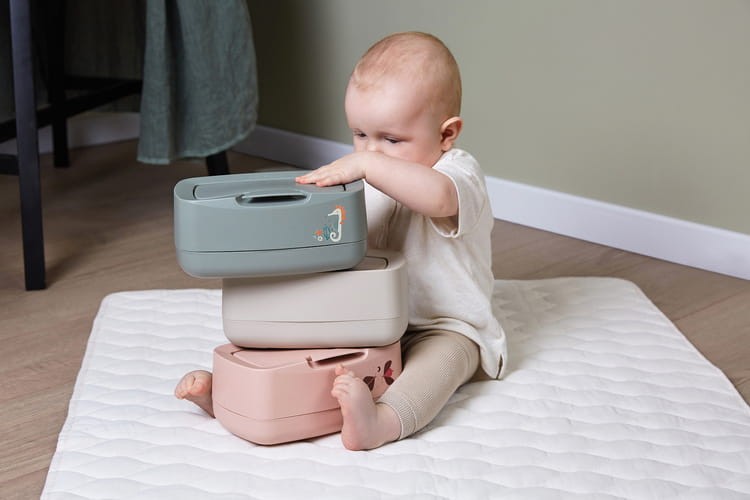 Pojemnik na mokre chusteczki Silk Pale Pink bébé-jou