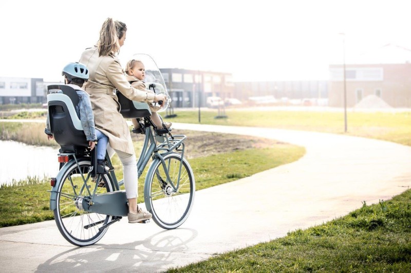 Fotelik rowerowy Bobike GO na bagażnik Candy Pink