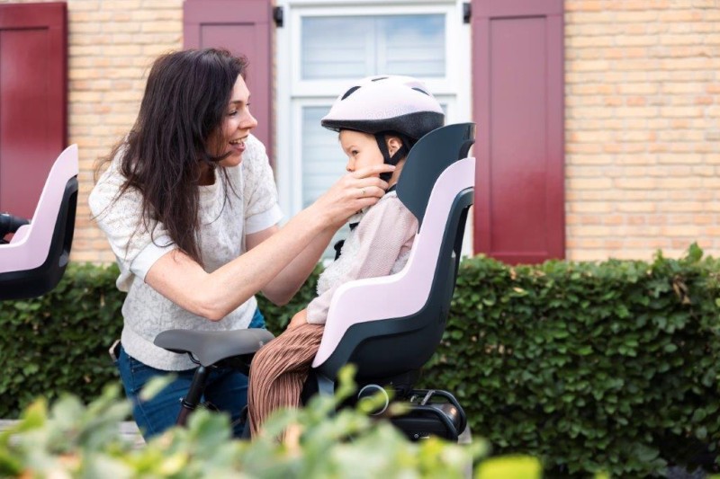 Fotelik rowerowy Bobike GO RS bagażnik Candy Pink