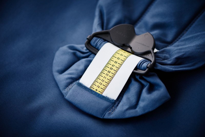 BABYBJORN MINI Woven – nosidełko, Niebieski / Vintage Indigo