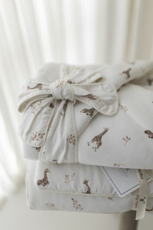 Bambusowy otulacz 75x100 - giraffes my memi