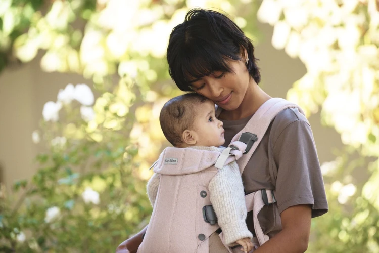pol_pl_BABYBJORN-nosidelko-Harmony-Woven-Jasny-roz-melanz-34197_6.jpg