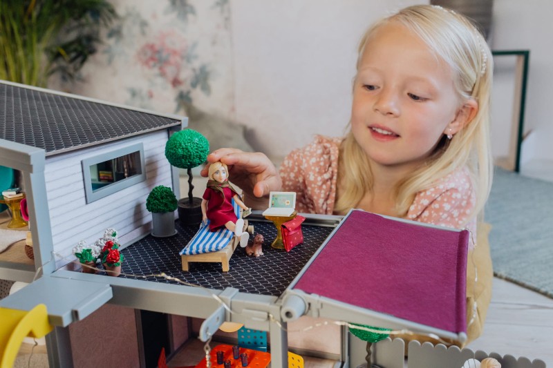 Lalka Mama Lundby z Komputerem