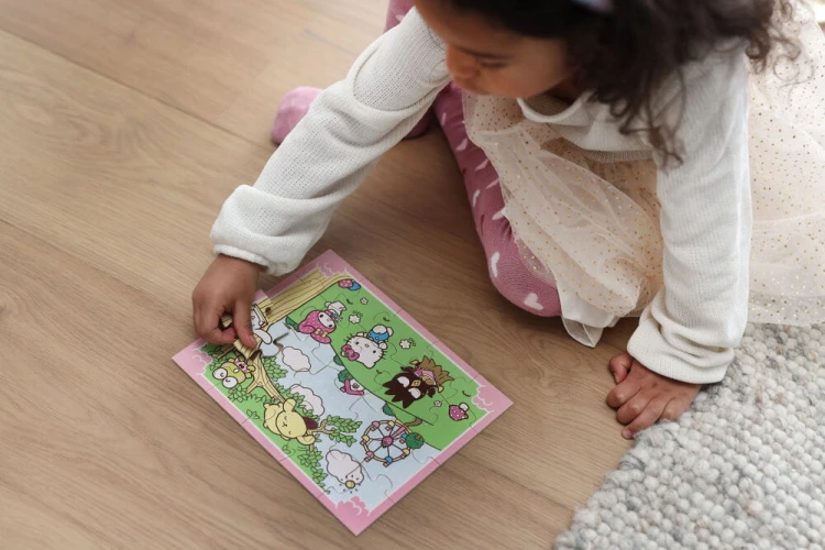 big_I-70000500-Hello-Kitty-puzzle-20pcs-2.jpg