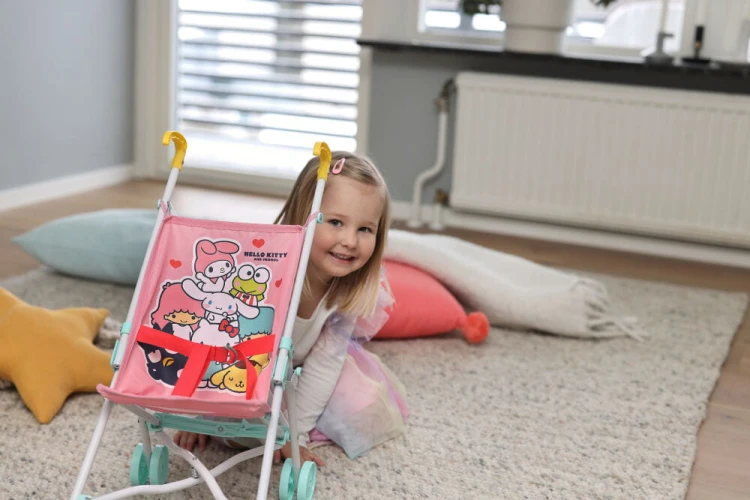 big_I-70000800-Hello-Kitty-doll-stroller-1.jpg