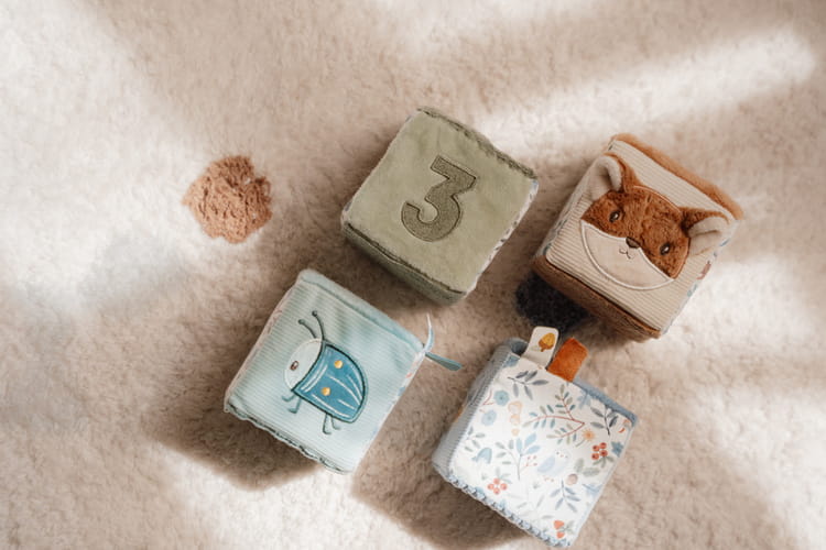 4 Miękkie kostki aktywizujące Forest Friends Little Dutch