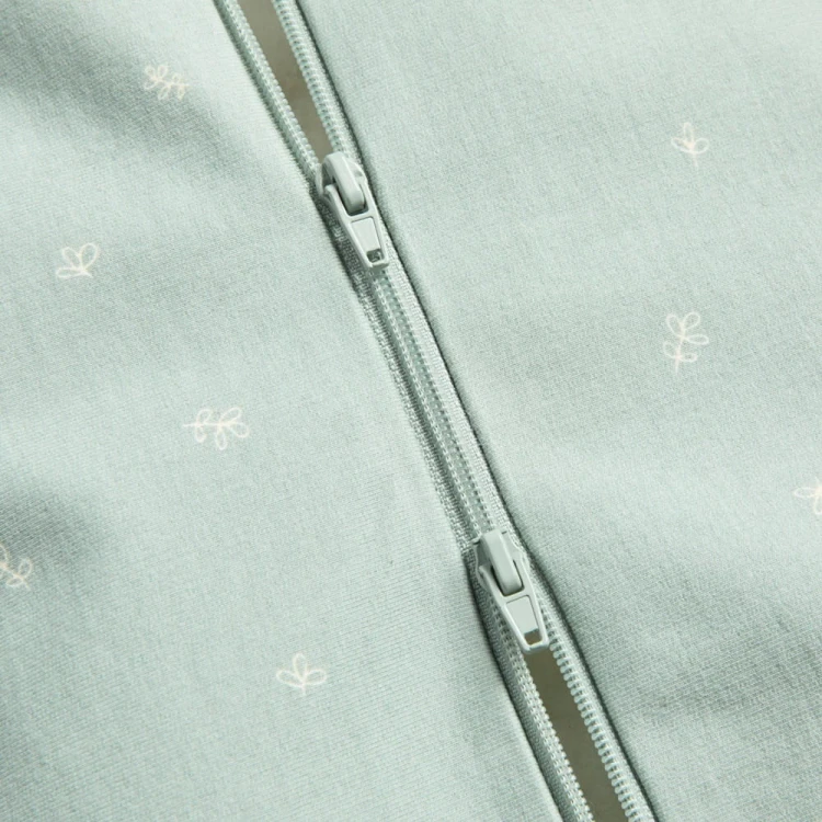 Small7. DETAILS_TWO_WAY_ZIP.jpg