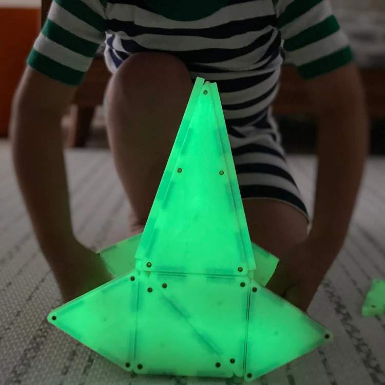 pol_pl_MAGNA-TILES-R-Klocki-magnetyczne-Glow-16-el-434_14.png