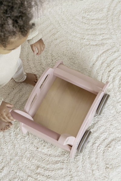 Wózeczek drewniany na zabawki Pink FSC Little Dutch