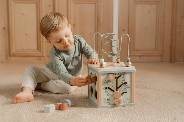 LD7231 - Wooden Activity Cube - Forest Friends (14).jpg