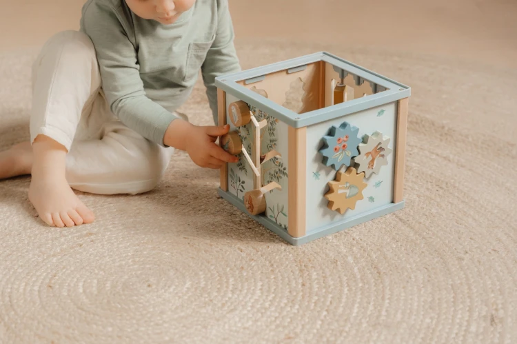 LD7231 - Wooden Activity Cube - Forest Friends (15).jpg