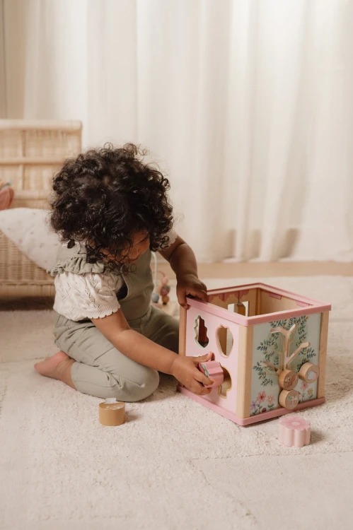 LD7331 - Wooden Activity Cube - Fairy Garden (5).jpg