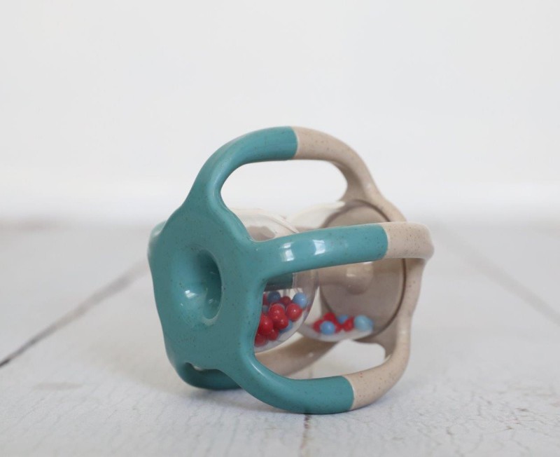 Grzechotka chwytak dla niemowląt 3m+ TOLO Bio