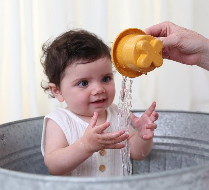 Tęczowa wieża z kubków do układania 6m+ TOLO Bio