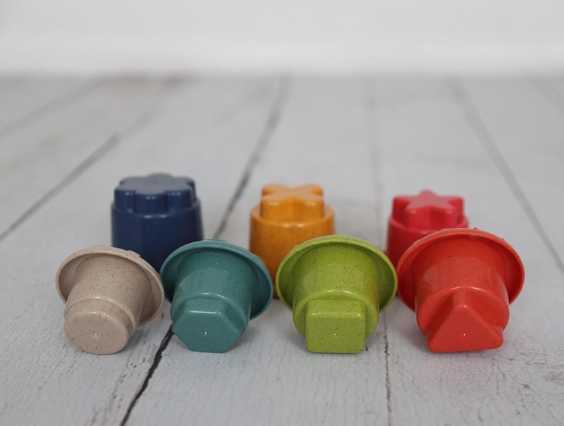 Tęczowa wieża z kubków do układania 6m+ TOLO Bio