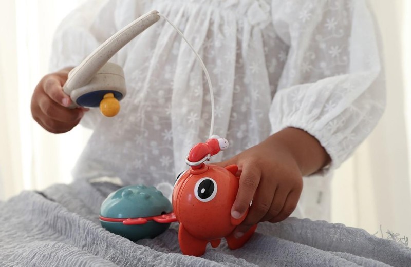 Łowienie rybek zabawka do kąpieli 18m+ TOLO Bio